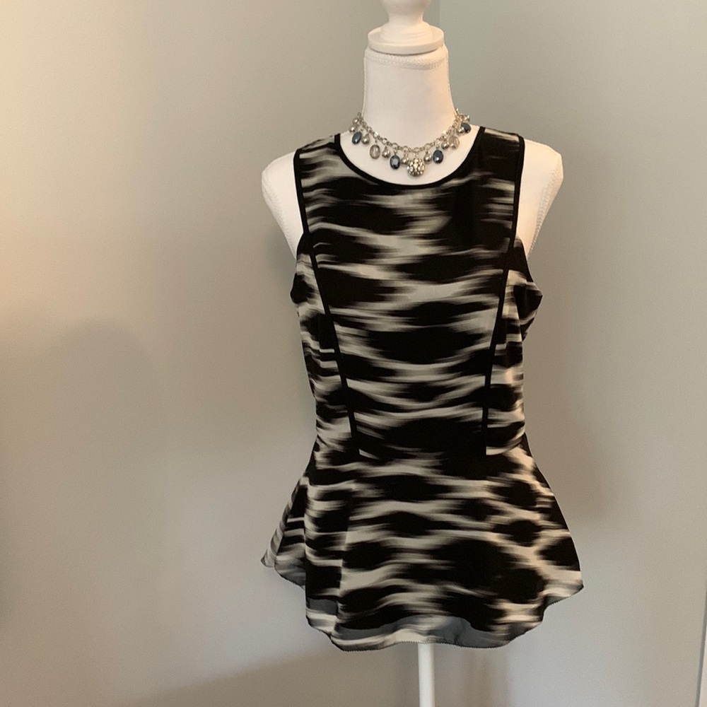 Kenzie summer top size small
